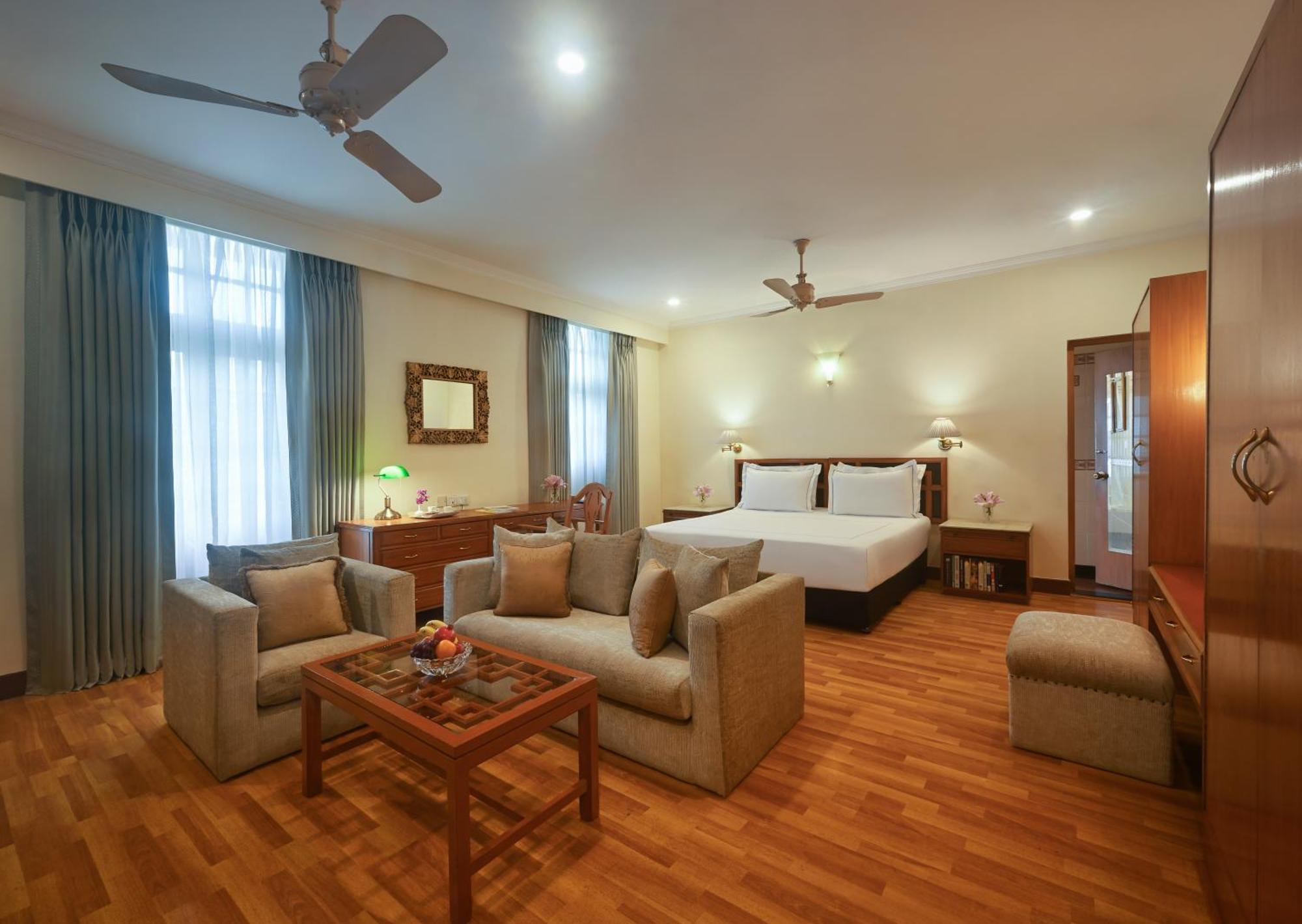 Ambassador, New Delhi - Ihcl Seleqtions Hotel Екстериор снимка