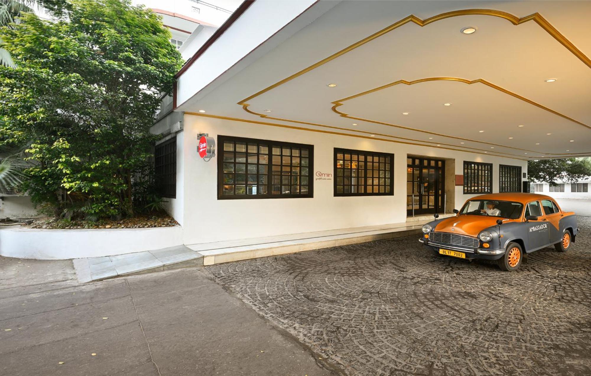 Ambassador, New Delhi - Ihcl Seleqtions Hotel Екстериор снимка The entrance of the Swiss Embassy in Kuala Lumpur