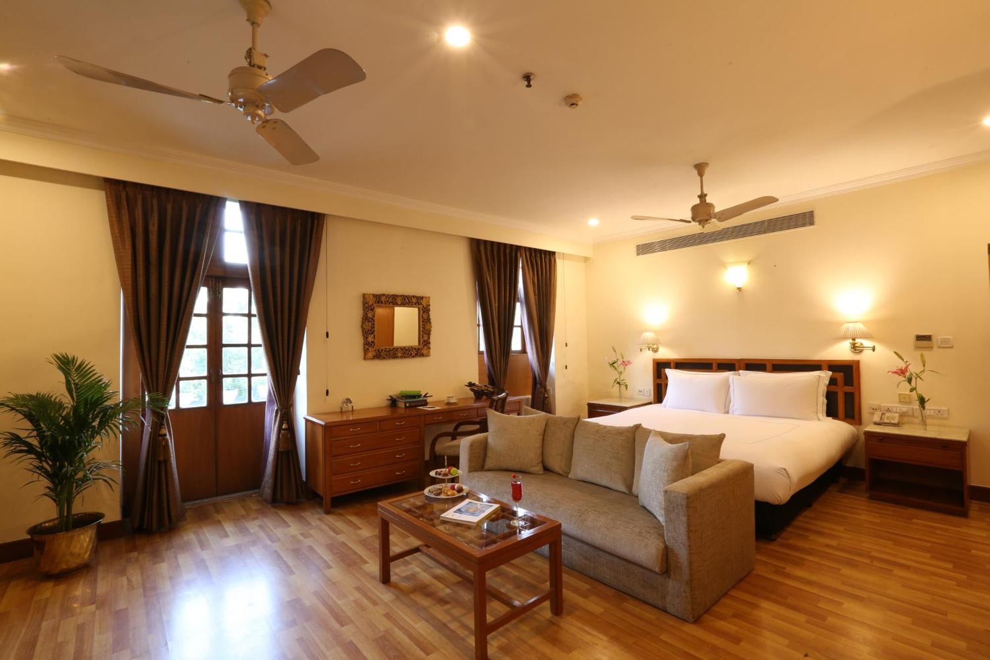 Ambassador, New Delhi - Ihcl Seleqtions Hotel Екстериор снимка