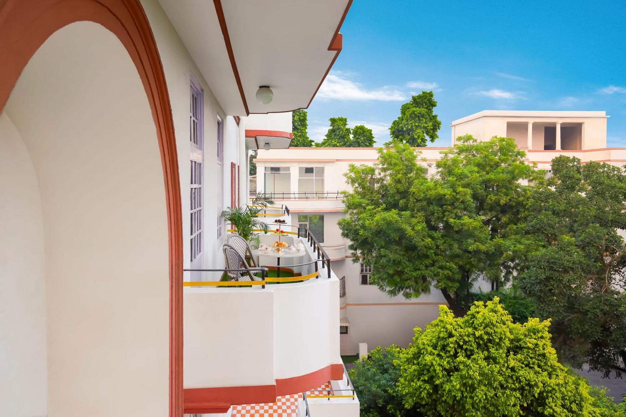 Ambassador, New Delhi - Ihcl Seleqtions Hotel Екстериор снимка Hostel