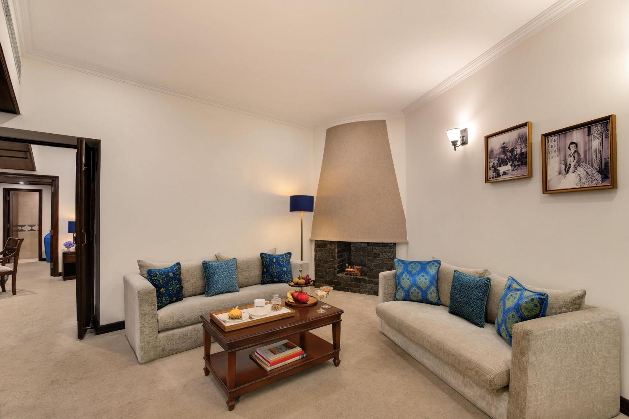 Ambassador, New Delhi - Ihcl Seleqtions Hotel Екстериор снимка A living room